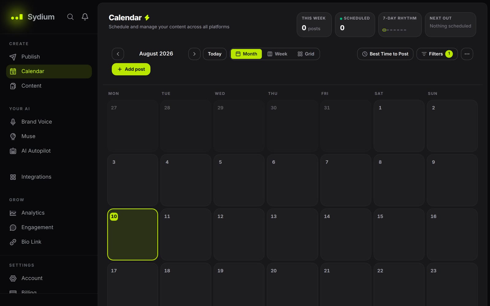 The Sydium calendar filling itself: a week of posts for Instagram, LinkedIn, X and Facebook appearing one after another, with the scheduled count rising from zero to seven.